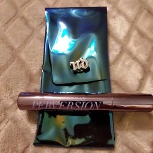 Urban Decay Perversion Mascara & Cool metallic UD